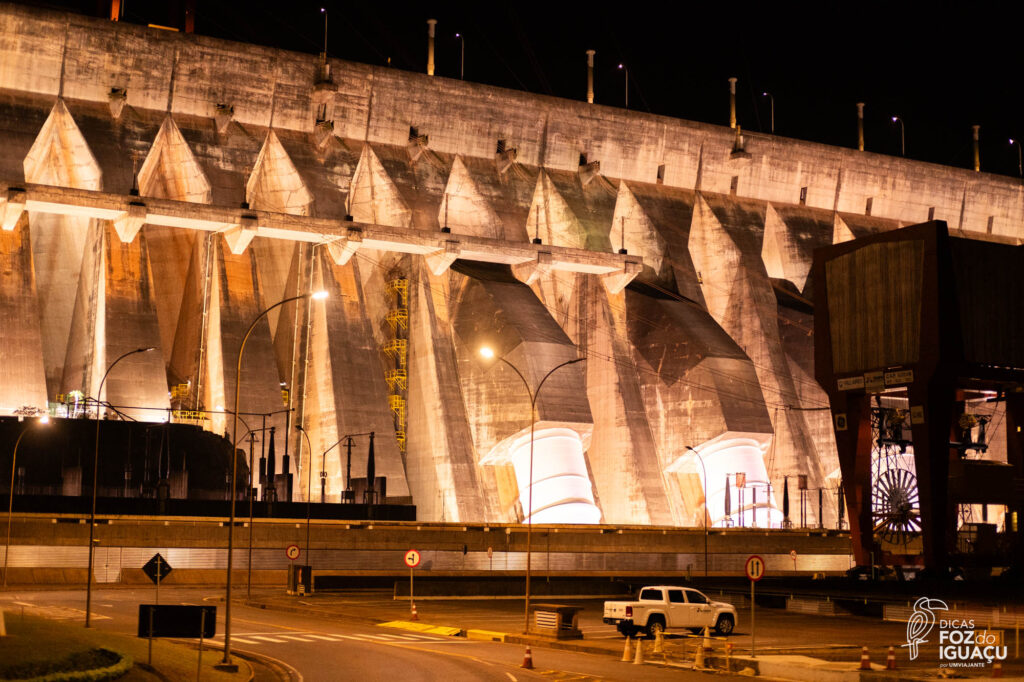 Itaipu Iluminada: Dicas de Foz