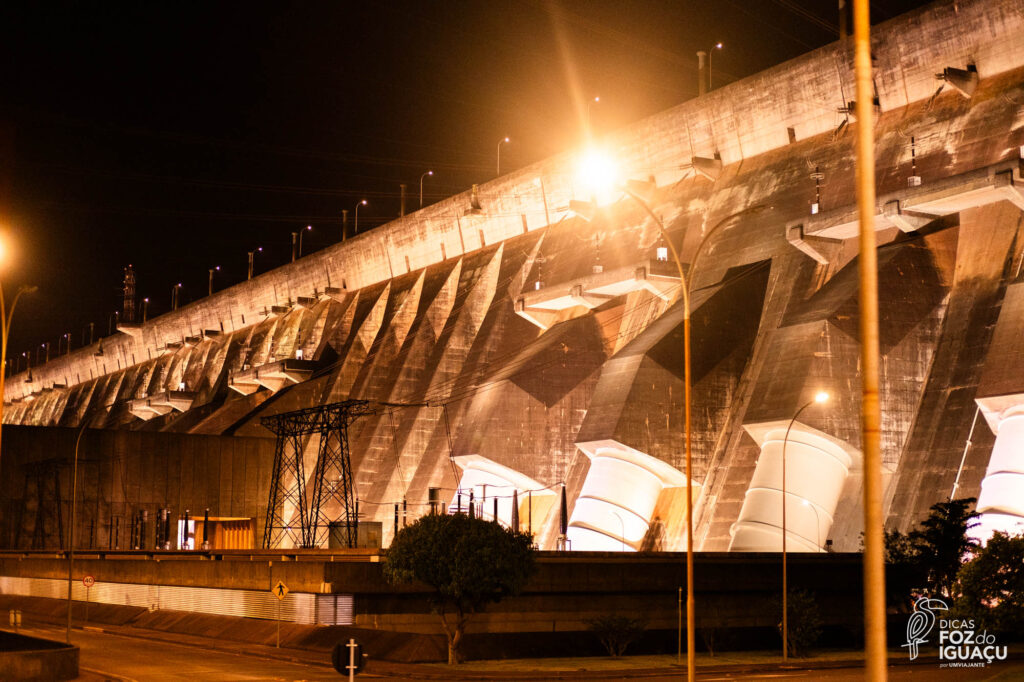 Itaipu Iluminada: Dicas de Foz